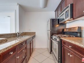 7320 Hawthorn Avenue 207, Los Angeles CA 90046