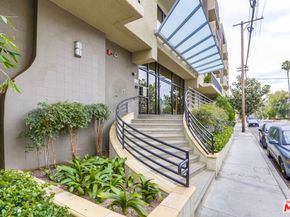 7320 Hawthorn Avenue 207, Los Angeles CA 90046