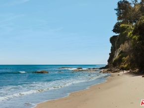 6825 Zumirez Drive, Malibu CA 90265