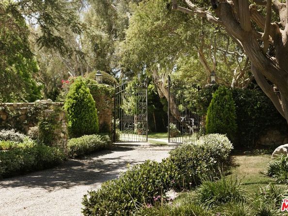 6825 Zumirez Drive, Malibu CA 90265