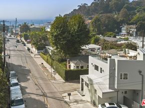 257 Entrada Drive, Santa Monica CA 90402