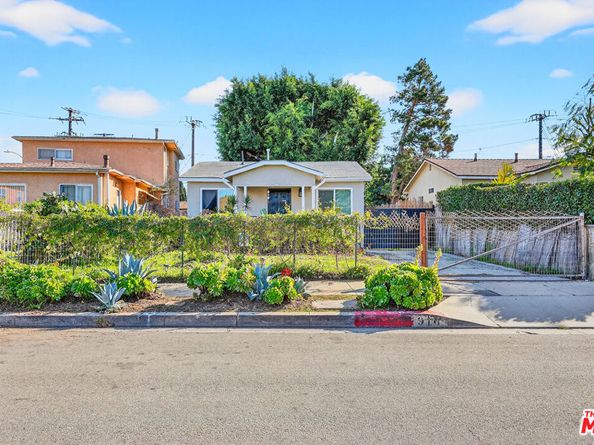 916 E 68th Street, Inglewood CA 90302