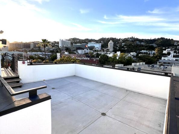 1200 N Sweetzer Avenue 8, West Hollywood CA 90069