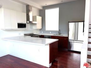 1200 N Sweetzer Avenue 8, West Hollywood CA 90069