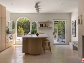 4426 Cromwell Avenue, Los Angeles CA 90027