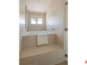 4426 Cromwell Avenue, Los Angeles CA 90027