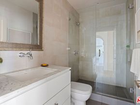 4426 Cromwell Avenue, Los Angeles CA 90027