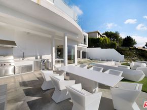 7868 Electra Drive, Los Angeles CA 90046