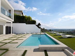 7868 Electra Drive, Los Angeles CA 90046