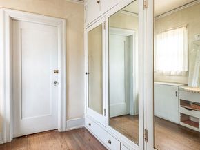 5231 Franklin Avenue, Los Angeles CA 90027