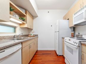 425 W Beech St 327, San Diego CA 92101