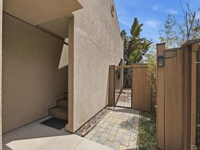 77 Cameo Rd, Carlsbad CA 92008