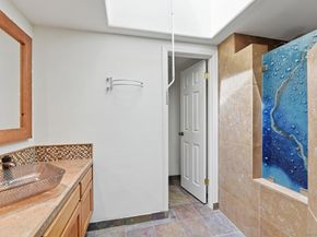 77 Cameo Rd, Carlsbad CA 92008