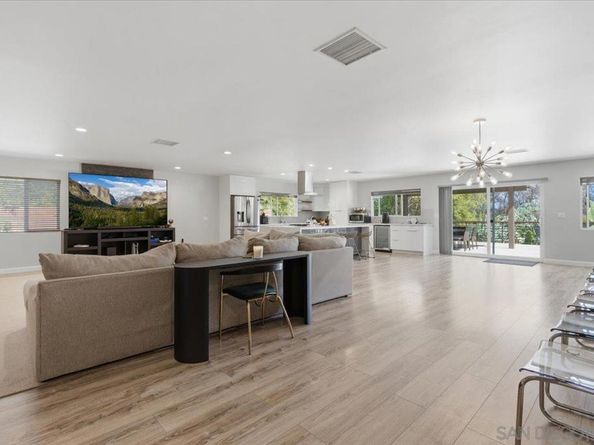 907 Seph Way, Escondido CA 92027