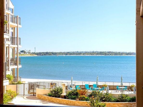 1125 Pacific Beach Dr 204, San Diego CA 92109