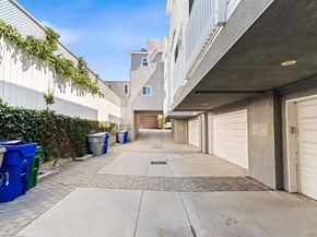 4083 Lamont Street, San Diego CA 92109