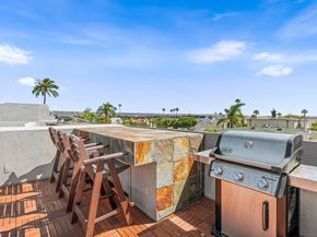 4083 Lamont Street, San Diego CA 92109