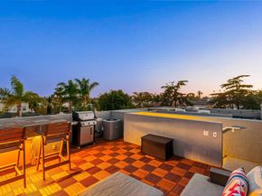 4083 Lamont Street, San Diego CA 92109