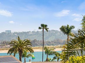 4083 Lamont Street, San Diego CA 92109