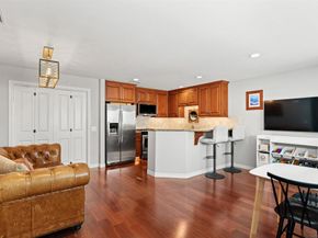 4083 Lamont Street, San Diego CA 92109