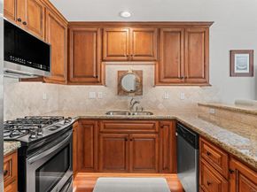 4083 Lamont Street, San Diego CA 92109