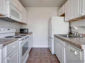 8628 Via Mallorca D, La Jolla CA 92037