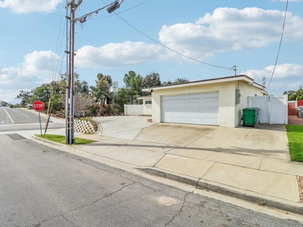 4106 Dellwood St, San Diego CA 92111