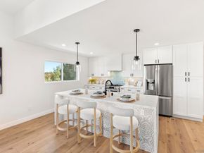 7875 Bellakaren Pl, La Jolla CA 92037