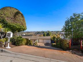 7875 Bellakaren Pl, La Jolla CA 92037