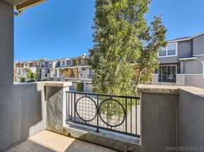 8761 Plaza Park Ln, San Diego CA 92123