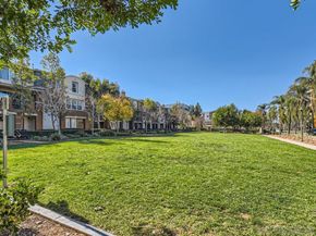 8761 Plaza Park Ln, San Diego CA 92123