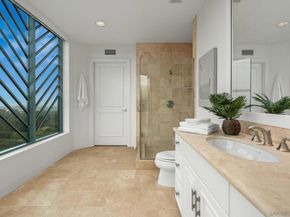 2500 6th Ave. PH5, San Diego CA 92103