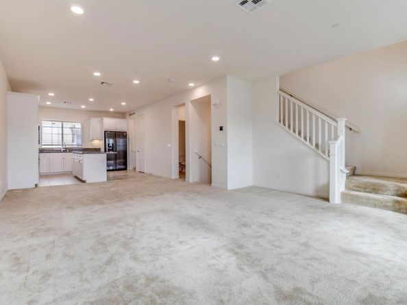 6012 Village Center Loop Rd 35, San Diego CA 92130