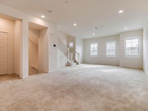 6012 Village Center Loop Rd 35, San Diego CA 92130