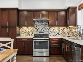 328 Antoni Glen 1006, Escondido CA 92025