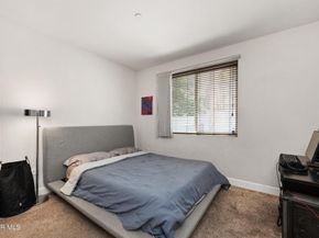 10878 Bloomfield Street 107, Toluca Lake CA 91602