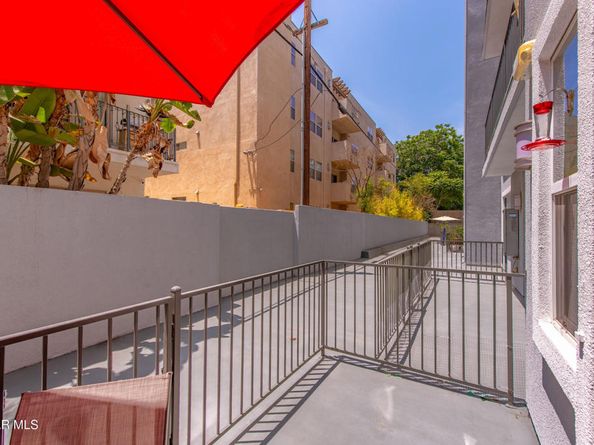 10878 Bloomfield Street 107, Toluca Lake CA 91602