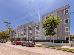 10878 Bloomfield Street 107, Toluca Lake CA 91602