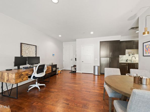 10878 Bloomfield Street 107, Toluca Lake CA 91602