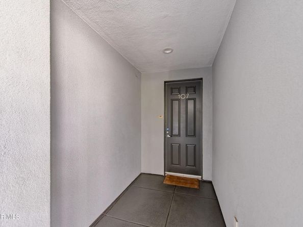 10878 Bloomfield Street 107, Toluca Lake CA 91602