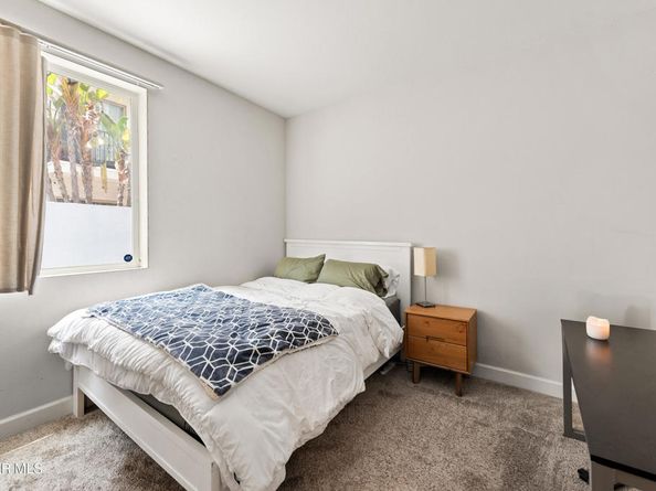 10878 Bloomfield Street 107, Toluca Lake CA 91602