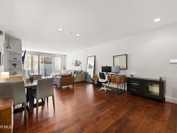 10878 Bloomfield Street 107, Toluca Lake CA 91602