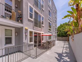 10878 Bloomfield Street 107, Toluca Lake CA 91602