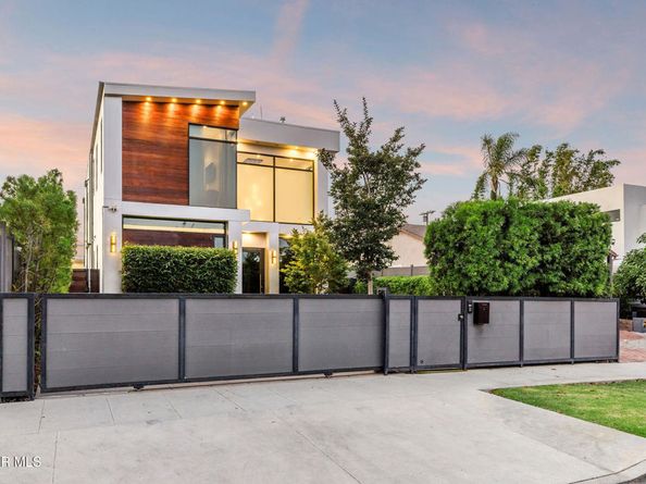 829 Flower Avenue, Venice CA 90291
