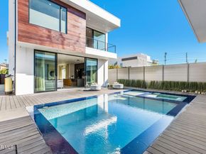 829 Flower Avenue, Venice CA 90291