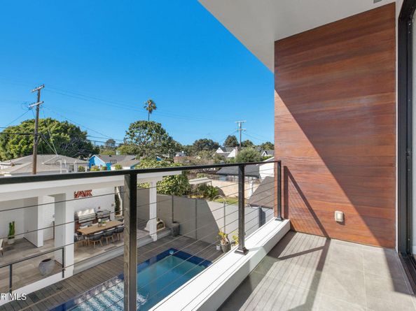 829 Flower Avenue, Venice CA 90291