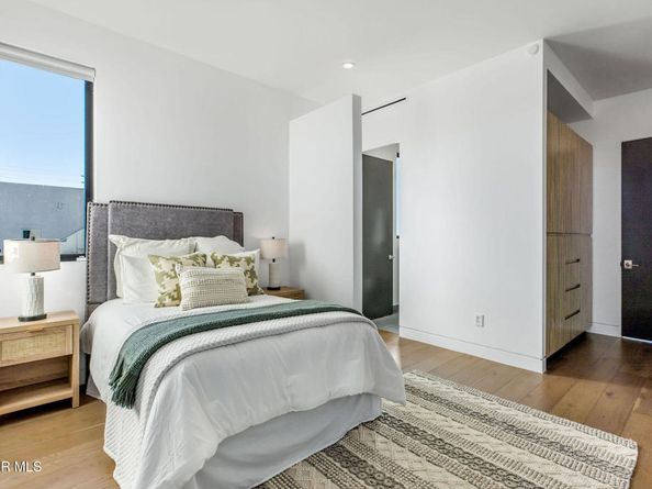 829 Flower Avenue, Venice CA 90291