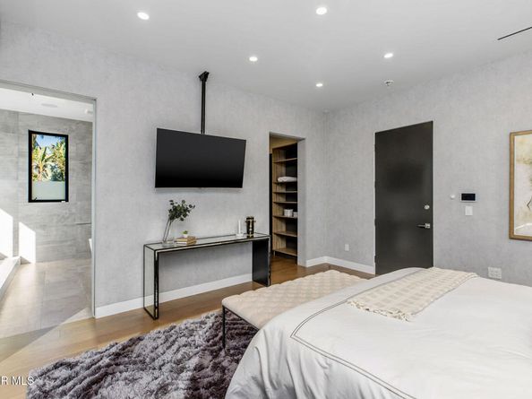 829 Flower Avenue, Venice CA 90291