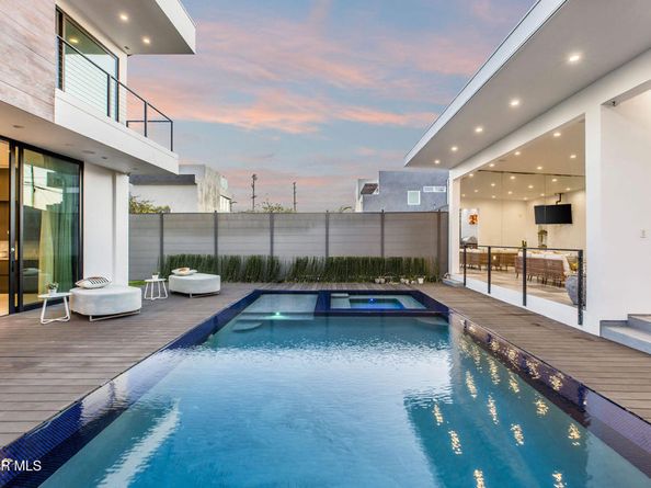 829 Flower Avenue, Venice CA 90291