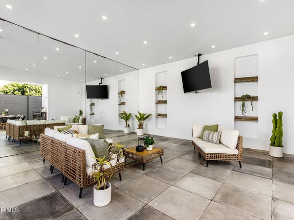 829 Flower Avenue, Venice CA 90291
